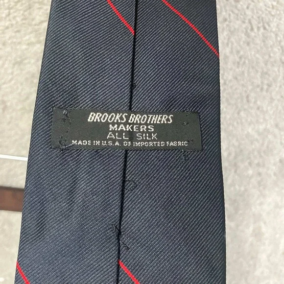 Brooks Brothers Makers Mens Silk Tie Navy Blue Red Diagonal Striped Made in USA - Picture 3 of 5